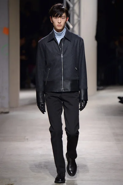 Look 17